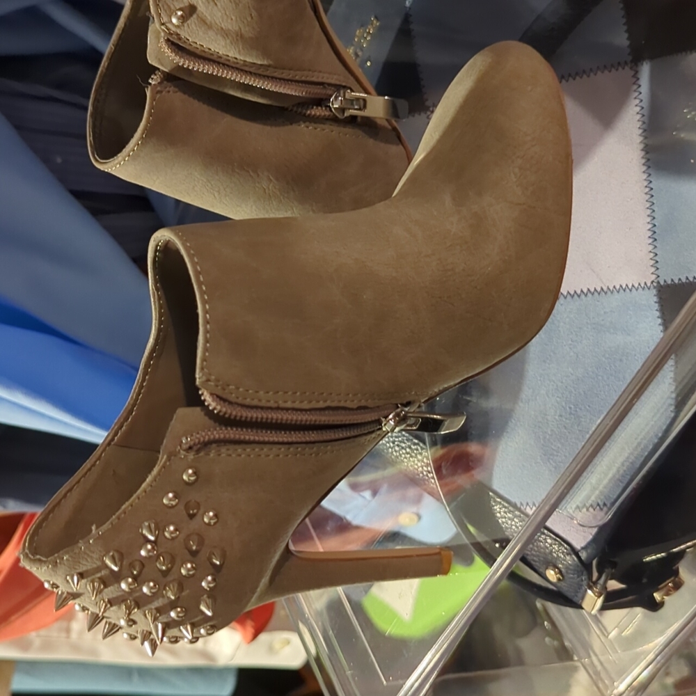 Jessica Simpson bootie pumps